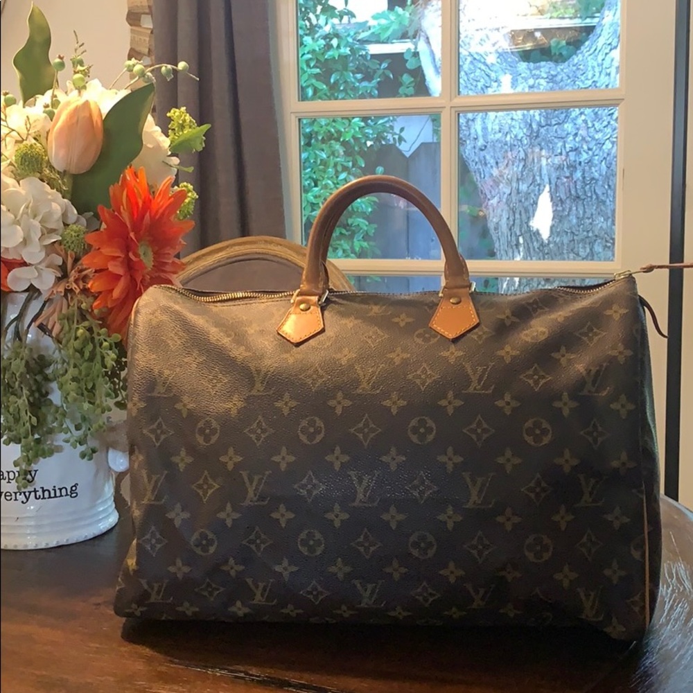 Louis Vuitton Monogram Speedy 40